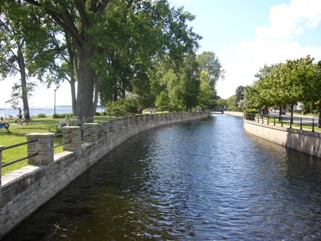 On their website, Vélib was asking users to vote for their dream cycling path from around the world. The Lachine Canal cycling path in Montreal was among the different choices offered!
