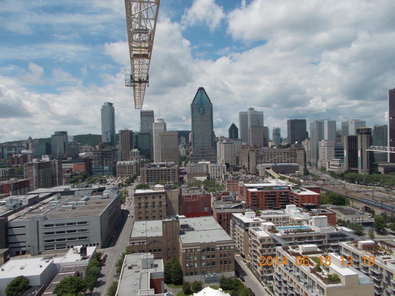 One of District Griffin's advantages is the views we offer from our condos from different phases: Sur l'Eau, Sur Peel and Sur le Parc. Wheather it's the Peel Bassin, Downtown of Montreal, parks or Griffintown, you can chose your condo by its view!